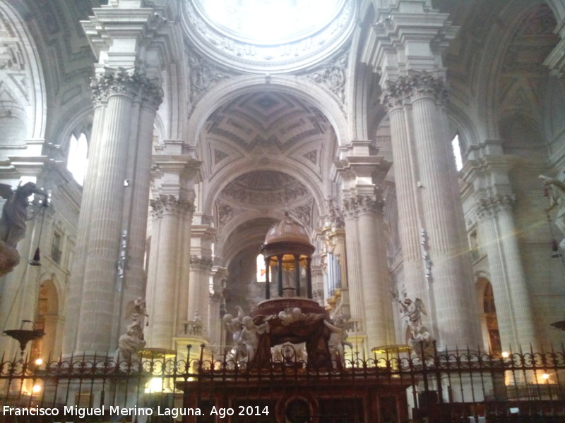 Catedral de Jan. Presbiterio - Catedral de Jan. Presbiterio. 