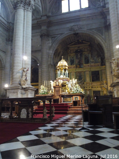 Catedral de Jan. Presbiterio - Catedral de Jan. Presbiterio. 