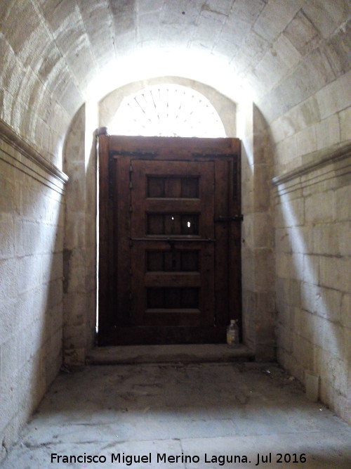 Catedral de Jan. Stanos - Catedral de Jan. Stanos. Puerta de las escaleras de la lonja desde el interior
