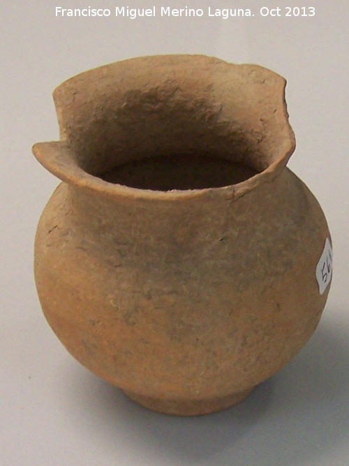 Necrpolis de Santa Isabel - Necrpolis de Santa Isabel. Vaso. Museo Colegio San Antonio de Padua - Martos