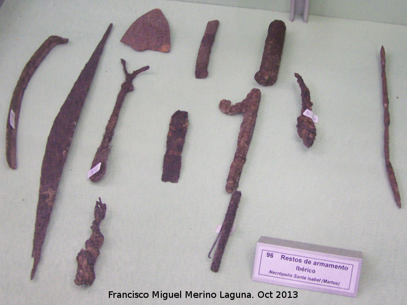 Necrpolis de Santa Isabel - Necrpolis de Santa Isabel. Restos de armamento ibero. Museo San Antonio de Padua - Martos