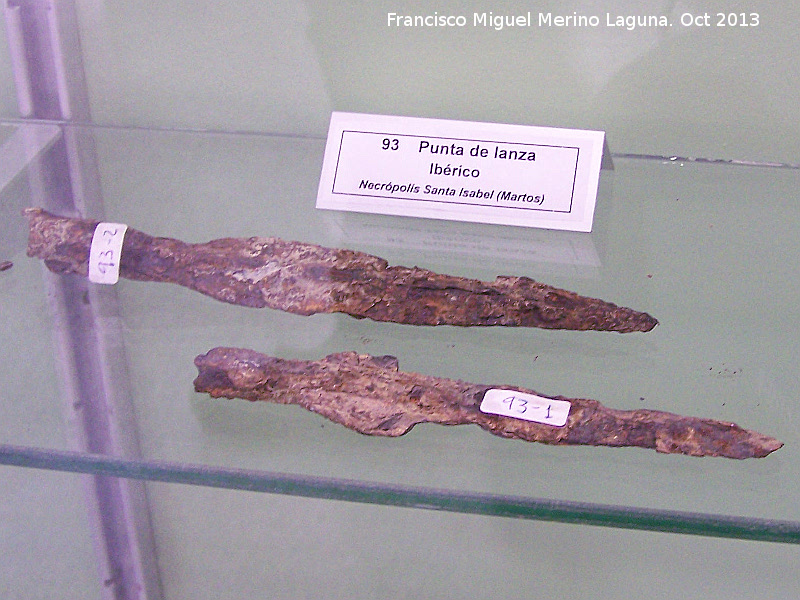 Necrpolis de Santa Isabel - Necrpolis de Santa Isabel. Puntas de lanza ibricas. Museo San Antonio de Padua - Martos