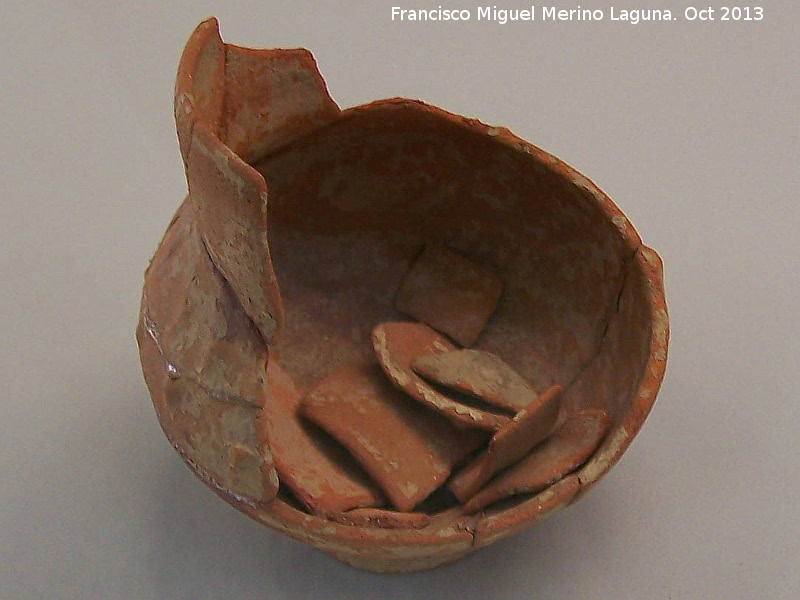 Necrpolis del Sapillo - Necrpolis del Sapillo. Vaso. Museo Colegio San Antonio de Padua - Martos