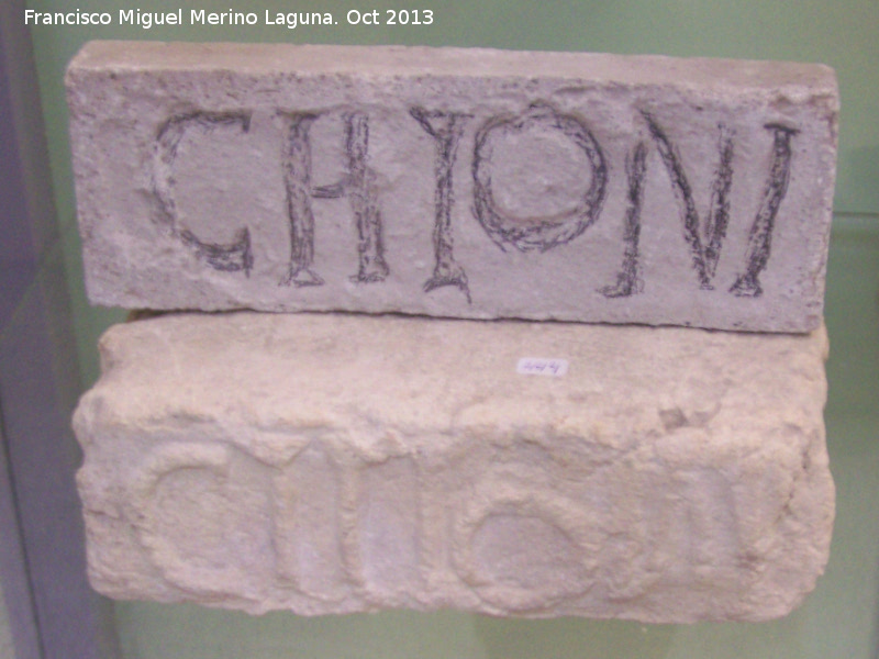 Los Mojones - Los Mojones. Fragmento de ladrillo e inscripcin. Museo San Antonio de Padua - Martos