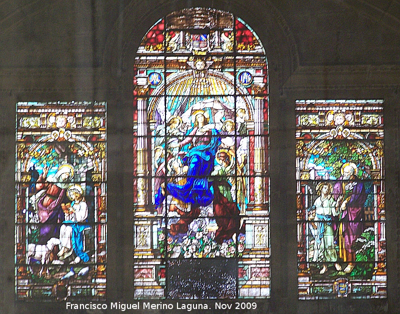 Catedral de Jan. Fachada Norte Interior - Catedral de Jan. Fachada Norte Interior. Vidrieras