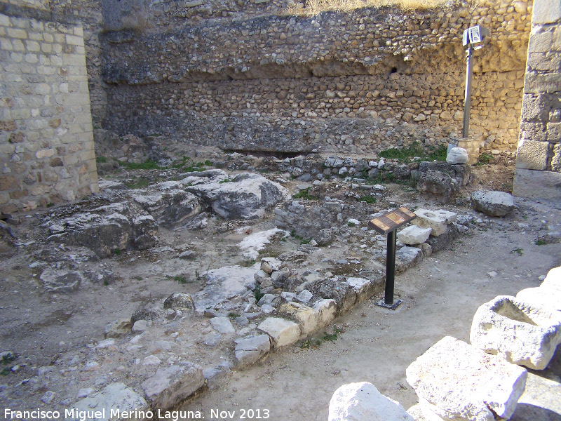 Castillo de La Guardia. Alczar - Castillo de La Guardia. Alczar. Patio de armas