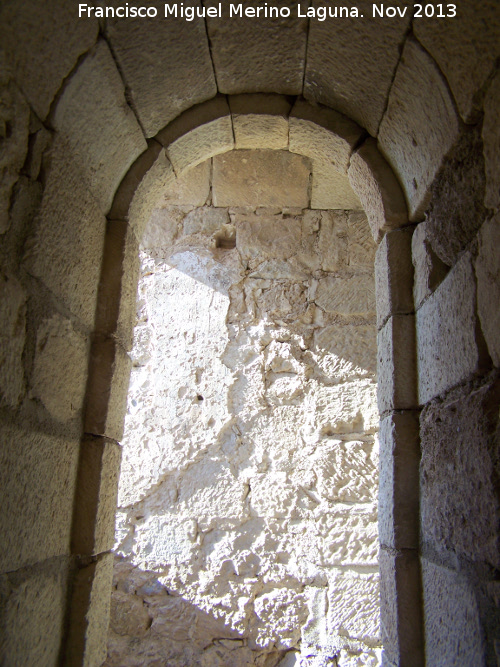 Castillo de La Guardia. Torre del Homenaje - Castillo de La Guardia. Torre del Homenaje. Puerta del segundo piso