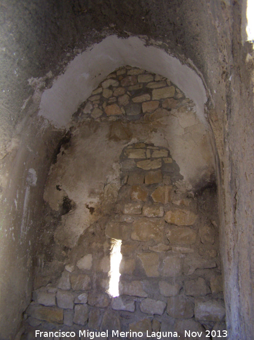 Castillo de La Guardia. Torren del Alczar Sureste - Castillo de La Guardia. Torren del Alczar Sureste. Saetera y bveda apuntada