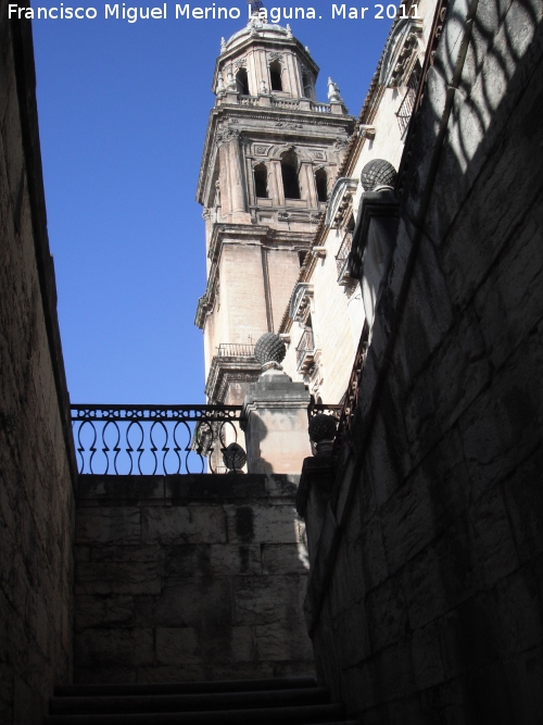 Catedral de Jan. Lonja - Catedral de Jan. Lonja. Escaleras de la parte sur