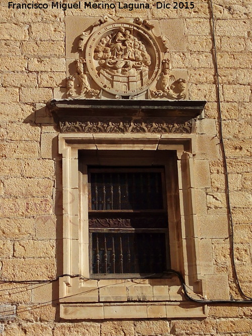 Catedral de Jan. Fachada Sur - Catedral de Jan. Fachada Sur. Ventana con escudo