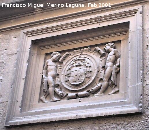 Catedral de Jan. Fachada Sur - Catedral de Jan. Fachada Sur. Escudo de Don Diego Tavera Ponce de Len, Obispo de Jan (1555-1560)