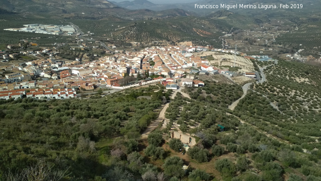 Mesa Redonda - Mesa Redonda. Vistas a Castillo de Locubn