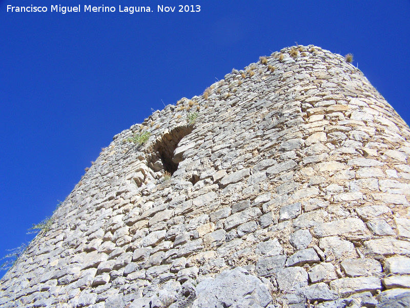 Castillo Vboras. Torre del Homenaje - Castillo Vboras. Torre del Homenaje. Puerta de acceso