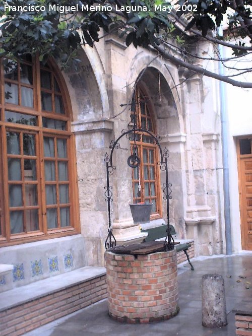 Convento de La Merced - Convento de La Merced. Pozo del Claustro