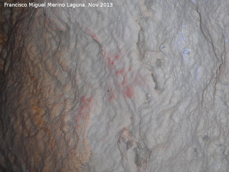 Pinturas rupestres de la Cueva de Golliat - Pinturas rupestres de la Cueva de Golliat. Manchas de color rojo
