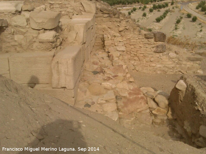 Cstulo. Torren de la Puerta del Len - Cstulo. Torren de la Puerta del Len. Muralla Republicana y muralla ibera