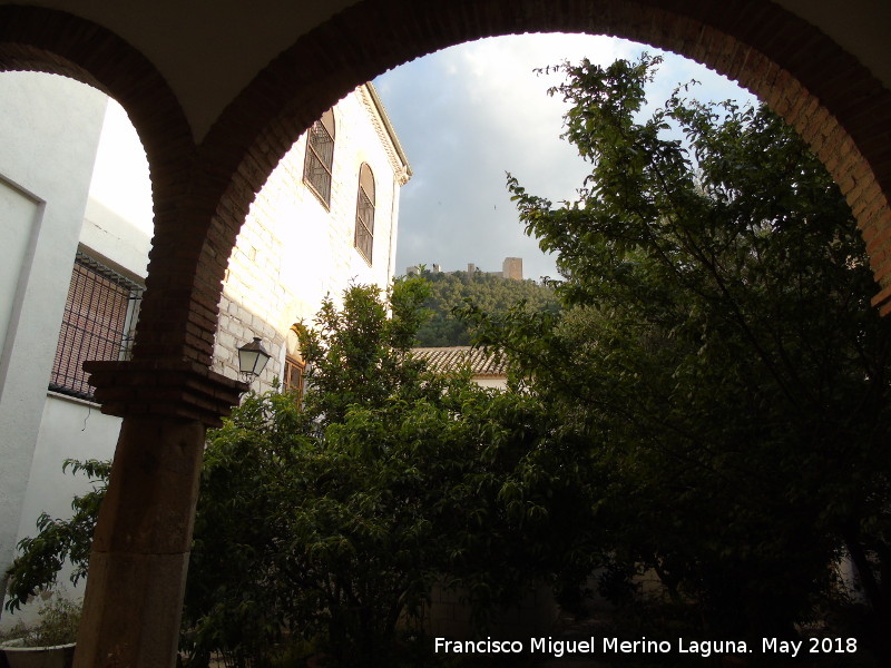 Convento de Santa rsula - Convento de Santa rsula. Con el Castillo al fondo