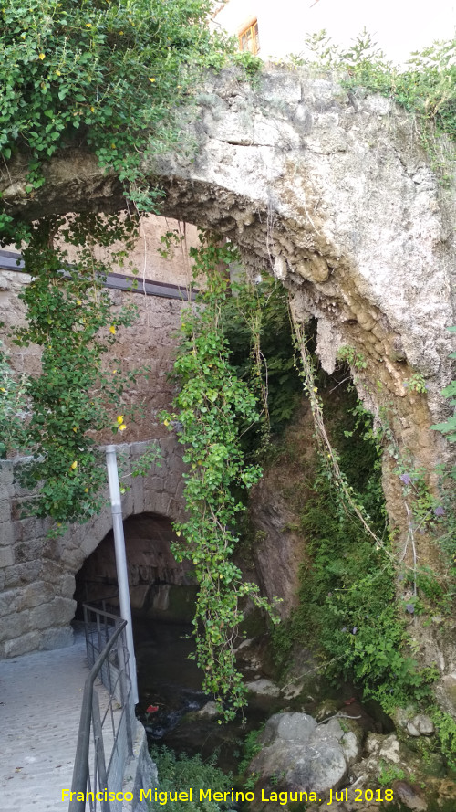 Bveda del Ro Cerezuelo - Bveda del Ro Cerezuelo. Entrada con el acueducto delante