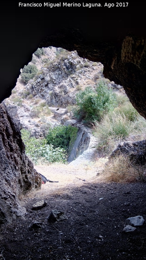 Cueva del Tercero - Cueva del Tercero. Presa desde la cueva