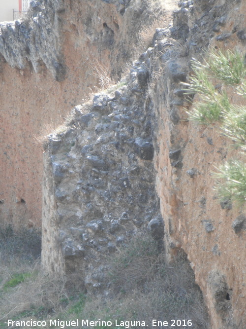 Muralla de Jan. Torren Sur II - Muralla de Jan. Torren Sur II. Podium de acceso al adarve