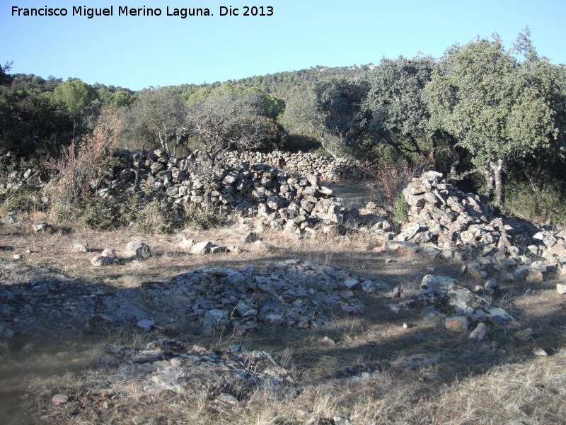 Poblado islmico de Torre Alver - Poblado islmico de Torre Alver. Restos de muros