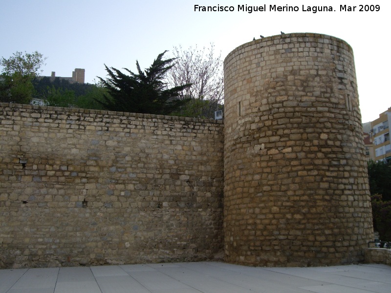 Muralla de Jan. Torren del Cao del Agua - Muralla de Jan. Torren del Cao del Agua. Con lienzo de la Calle Molino de la Condesa despus de la construccin del teatro