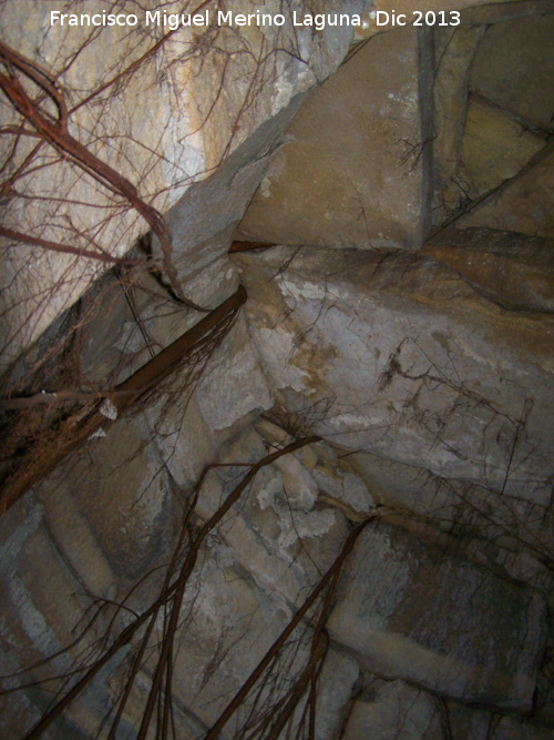 Cueva del Santo - Cueva del Santo. Bveda del pozo