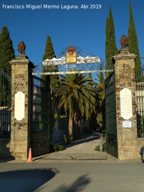 Cementerio de Baeza - Cementerio de Baeza. Puerta