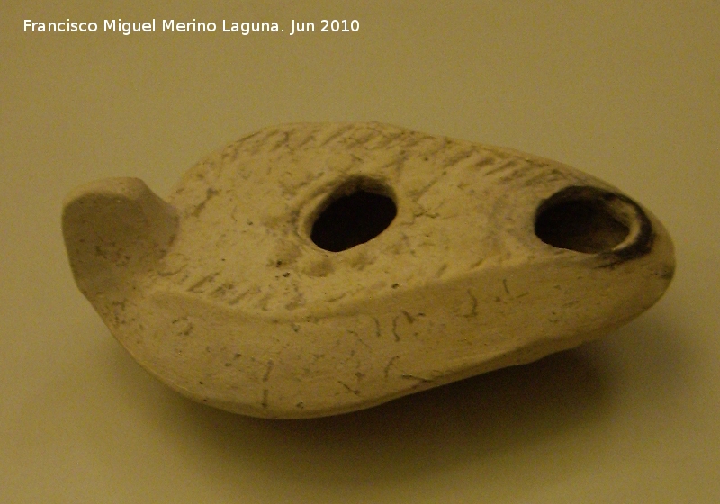 Barrio medieval de la Calle San Vicente - Barrio medieval de la Calle San Vicente. Lucerna bizantina Calle San Vicente. Museo Provincial de Ja�n