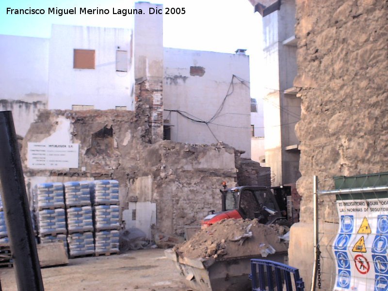 Muralla de Jan. Medianera de una casa - Muralla de Jan. Medianera de una casa. Ya tirada la casa con la construccin del Albergue, aun se puede apreciar la muralla