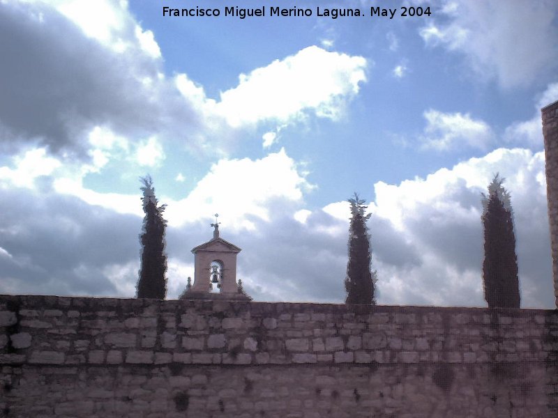 Muralla de Jan. Lienzo III de la Carrera de Jess - Muralla de Jan. Lienzo III de la Carrera de Jess. Desde la parte intramuros asoma la espadaa del Convento de las Teresianas