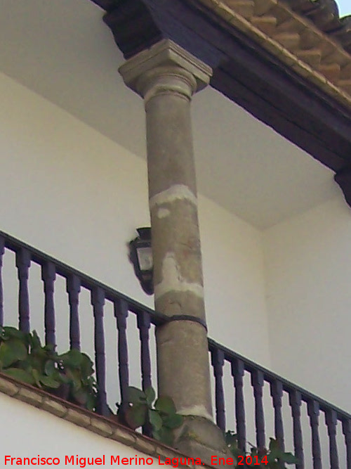 Casa de la Plaza de Santa Mara n 3 - Casa de la Plaza de Santa Mara n 3. Columna