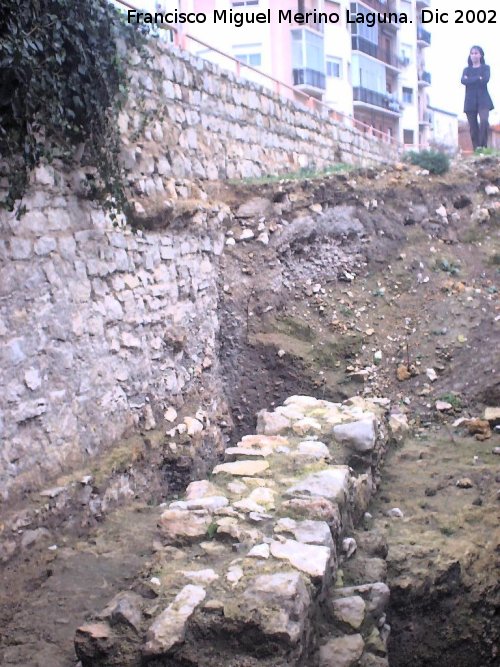 Muralla de Jan. Lienzo desaparecido del Torren Cilindrico al Torren D - Muralla de Jan. Lienzo desaparecido del Torren Cilindrico al Torren D. Antemuro paralelo al lienzo