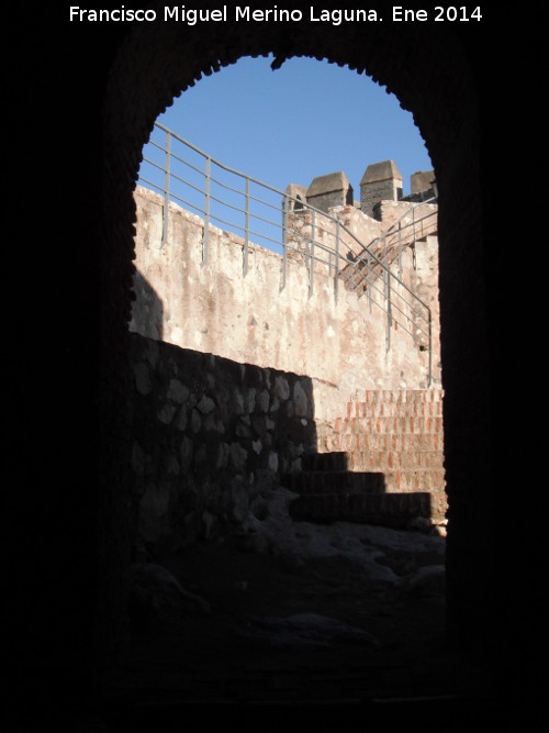 Castillo de Salobrea. Alcazaba - Castillo de Salobrea. Alcazaba. Entrada a la Alcazaba