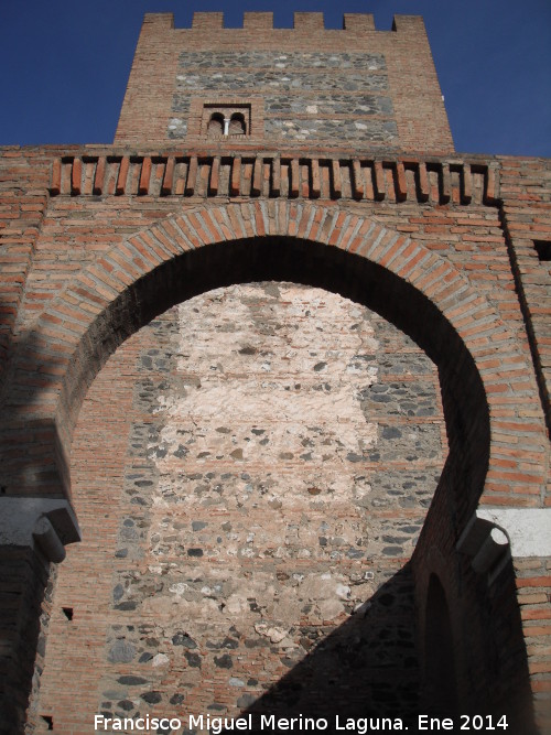 Alcazaba. Puerta de Acceso - Alcazaba. Puerta de Acceso. 
