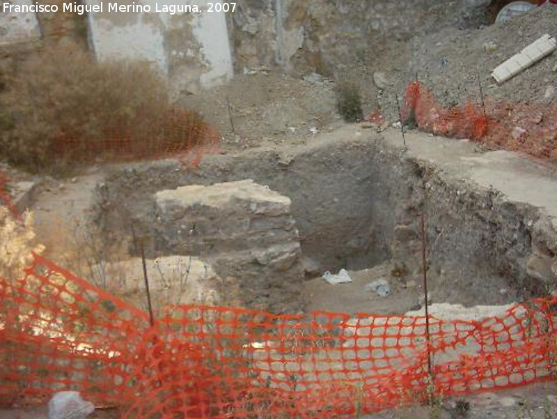 Muralla de Jan. Puerta de Granada - Muralla de Jan. Puerta de Granada. Solar donde se encontr la necrpolis musulmana