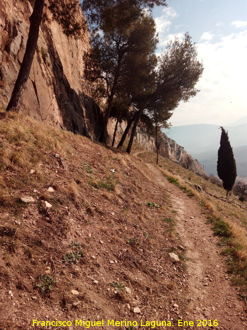 Cerro de Santa Catalina - Cerro de Santa Catalina. Paredes rocosas del sur