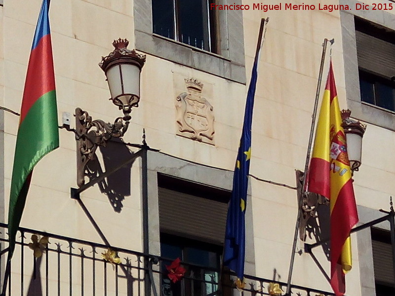 Ayuntamiento de Pozo Alcón - Ayuntamiento de Pozo Alcón. Escudo y bandera
