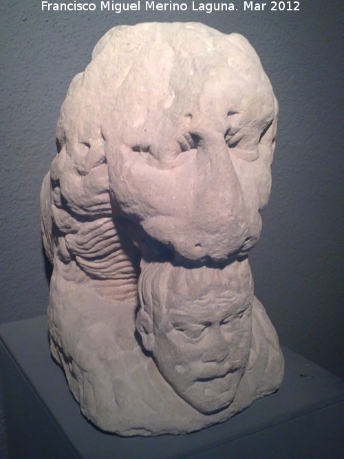 Museo Provincial - Museo Provincial. Len con cabeza humana. Ibero