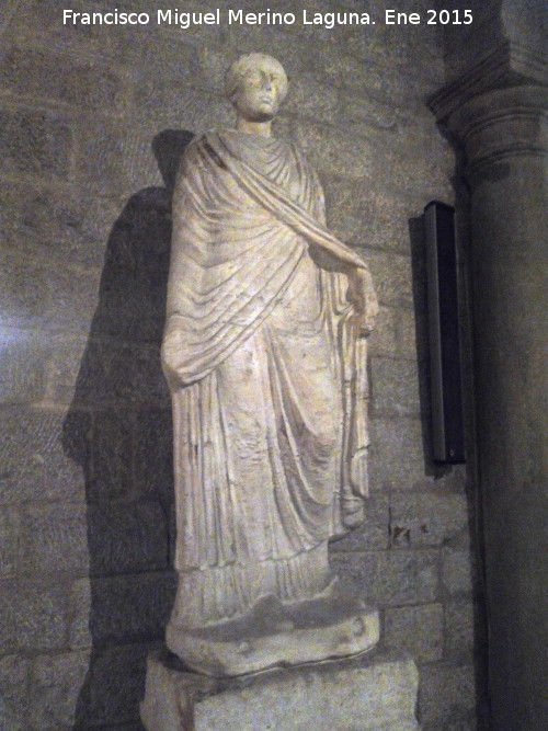 Museo Provincial - Museo Provincial. Estatua romana