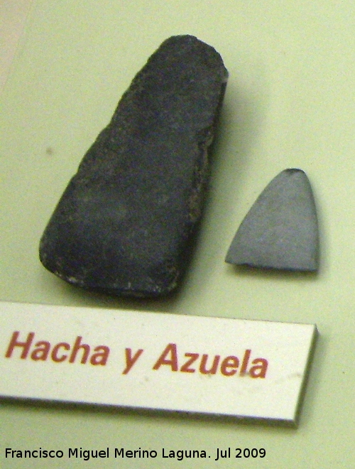 Museo Provincial - Museo Provincial. Hacha y azuela