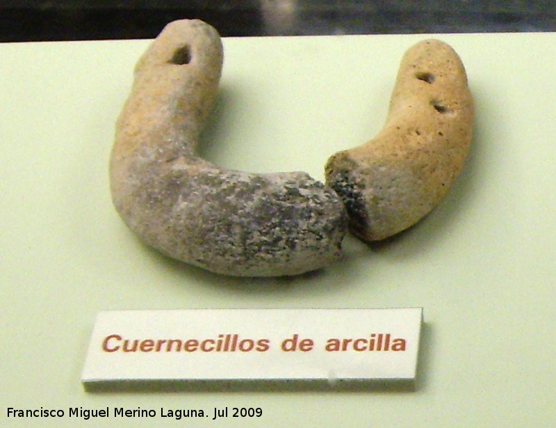 Museo Provincial - Museo Provincial. Cuernecillos de arcilla