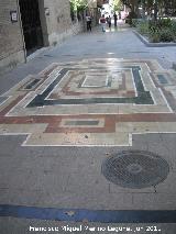 Paseo de la Estacin. Mosaico de mrmoles