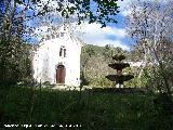 Aldea Mata Bejid. Fuente de las Ranas y la Iglesia