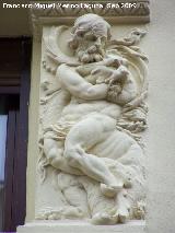 Edificio de la Calle Bernab Soriano n 18. Enmarque derecho de ventana.