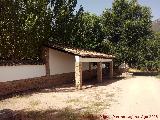 Cortijo de Prados Bajos. Porche pequeo