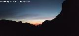 Camino de la Canalizaci�n de Los Villares. Amaneciendo