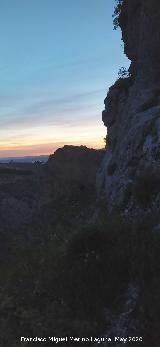 Camino de la Canalizaci�n de Los Villares. Amaneciendo