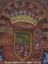 Monumento del Viaje de Coln y el Plus Ultra. Escudo de Cabra