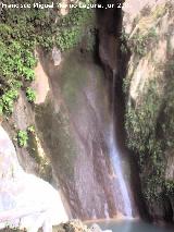 Cueva del Agua. Cascada